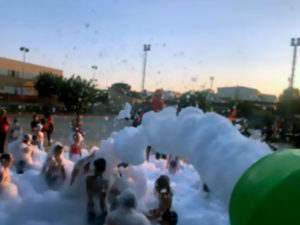 festa-espuma-fiesta-espectacles-espectaculos-contratar-barcelona-animacion-animacio-cultura-nens-festes-fiestas-11