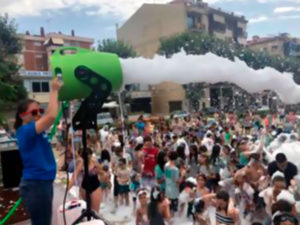 festa-espuma-fiesta-espectacles-espectaculos-contratar-barcelona-animacion-animacio-cultura-nens-festes-fiestas-7