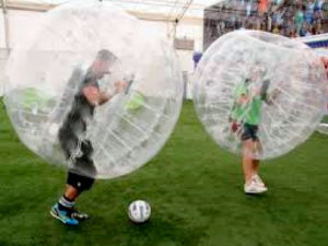 futbol-bombolla-burbuja-fiesta-espectacles-espectaculos-contratar-barcelona-animacion-animacio-cultura-nens-festes-fiestas-1