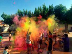 holy-holi-juegos-agua-verano-piscinas-espectacles-espectaculos-contratar-barcelona-animacion-animacio-cultura-nens-festes-fiestas-9